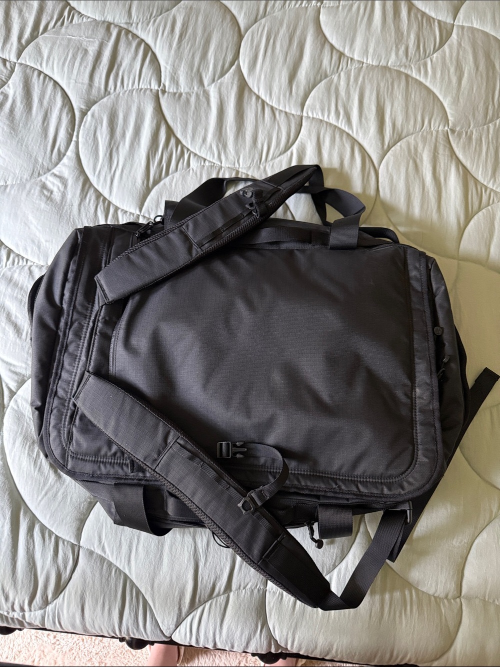 Lululemon 2-in-1 Travel Duffle Backpack 45L